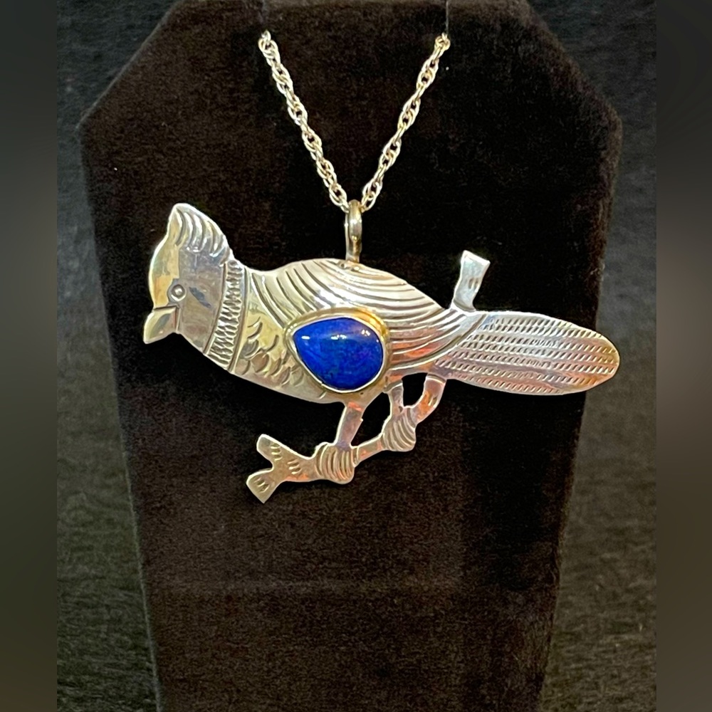 AUTHENTIC NATIVE AMERICAN CARDINAL NECKLACE WITH LAPIS CENTER